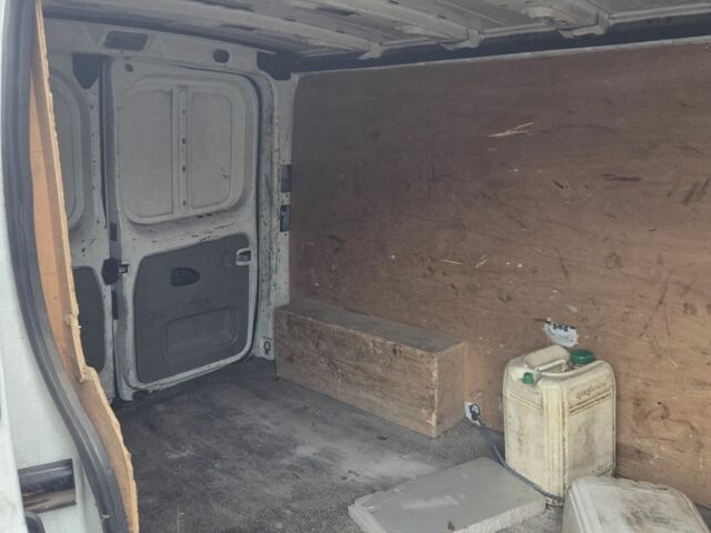 Білий Опель Віваро, об'ємом двигуна 0 л та пробігом 400 тис. км за 4100 $, фото 2 на Automoto.ua