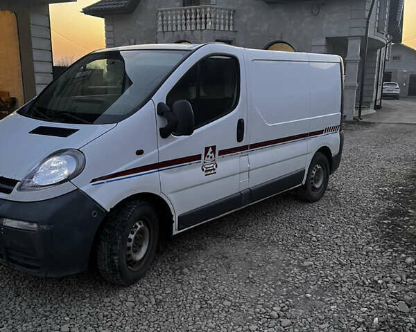 Белый Опель Виваро, объемом двигателя 1.87 л и пробегом 366 тыс. км за 5200 $, фото 1 на Automoto.ua
