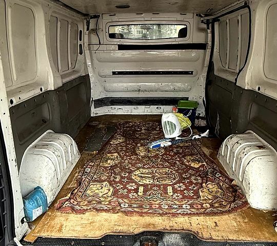 Белый Опель Виваро, объемом двигателя 1.9 л и пробегом 535 тыс. км за 4700 $, фото 5 на Automoto.ua