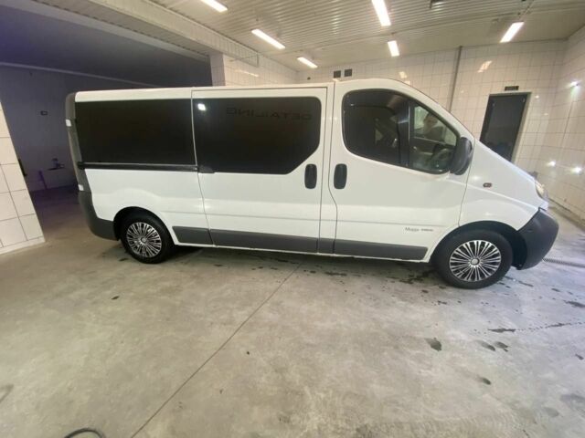 Белый Опель Виваро, объемом двигателя 1.9 л и пробегом 370 тыс. км за 6500 $, фото 5 на Automoto.ua