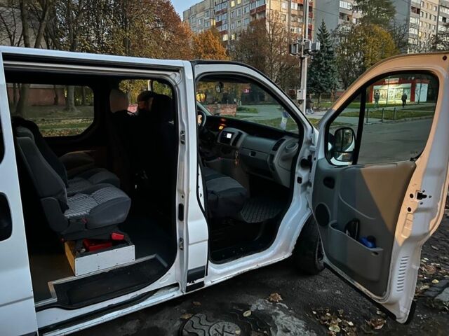 Белый Опель Виваро, объемом двигателя 1.9 л и пробегом 384 тыс. км за 7600 $, фото 7 на Automoto.ua