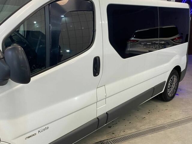 Белый Опель Виваро, объемом двигателя 1.9 л и пробегом 370 тыс. км за 6500 $, фото 6 на Automoto.ua