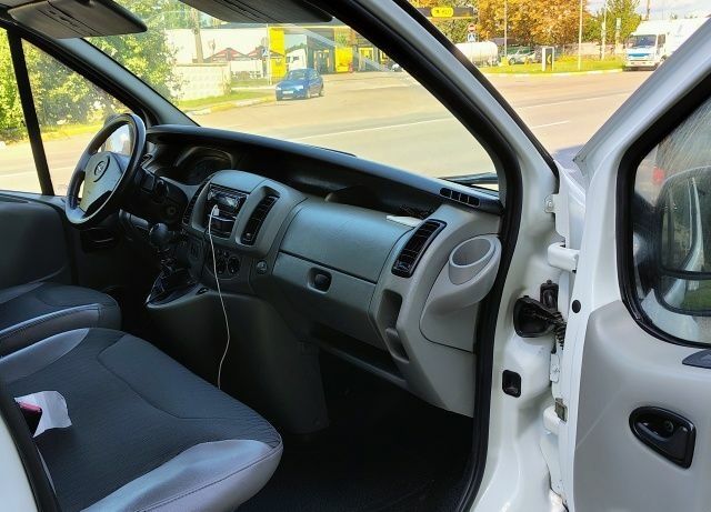 Білий Опель Віваро, об'ємом двигуна 0 л та пробігом 491 тис. км за 6500 $, фото 3 на Automoto.ua