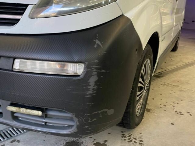 Белый Опель Виваро, объемом двигателя 1.9 л и пробегом 370 тыс. км за 6500 $, фото 4 на Automoto.ua