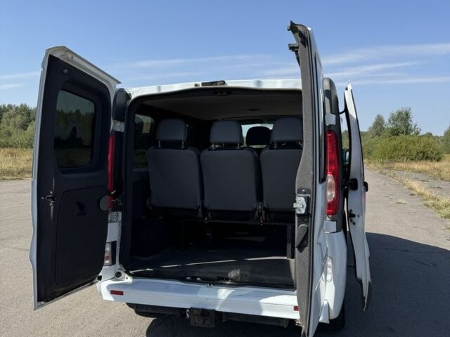 Белый Опель Виваро, объемом двигателя 2.5 л и пробегом 223 тыс. км за 8800 $, фото 17 на Automoto.ua