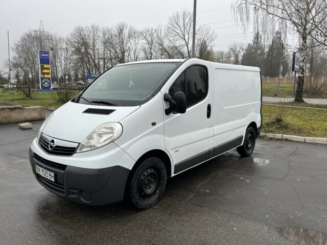 Белый Опель Виваро, объемом двигателя 2 л и пробегом 270 тыс. км за 6999 $, фото 2 на Automoto.ua