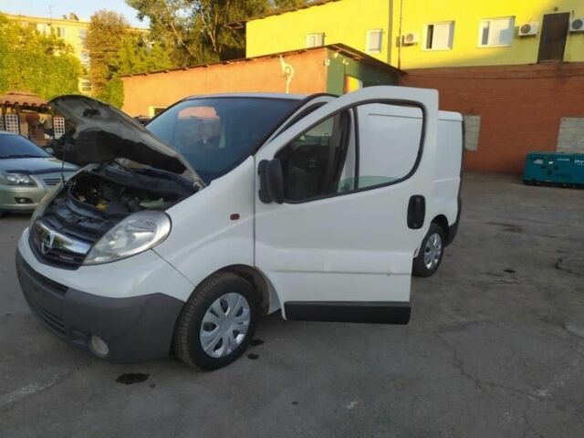 Белый Опель Виваро, объемом двигателя 2 л и пробегом 250 тыс. км за 6800 $, фото 1 на Automoto.ua