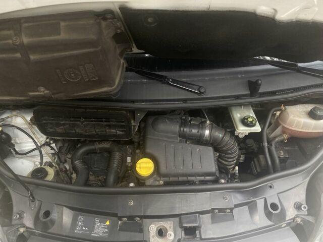 Білий Опель Віваро, об'ємом двигуна 2 л та пробігом 270 тис. км за 6999 $, фото 11 на Automoto.ua