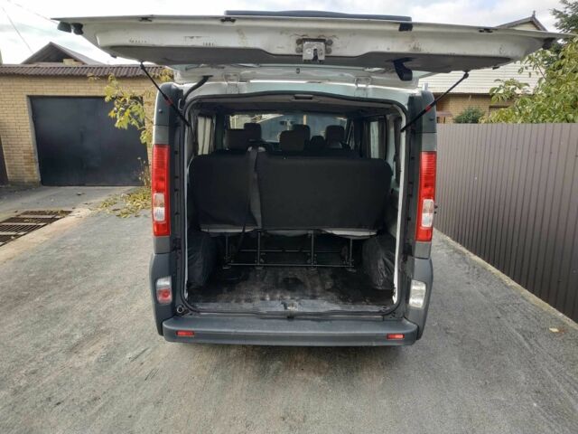 Белый Опель Виваро, объемом двигателя 2.5 л и пробегом 147 тыс. км за 8700 $, фото 11 на Automoto.ua