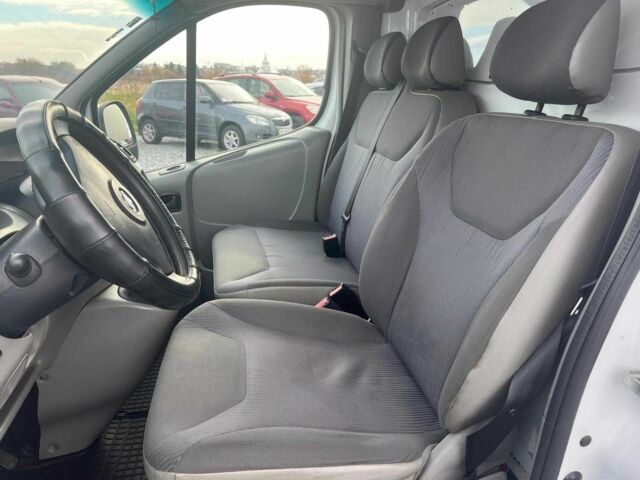 Белый Опель Виваро, объемом двигателя 2 л и пробегом 312 тыс. км за 6990 $, фото 17 на Automoto.ua