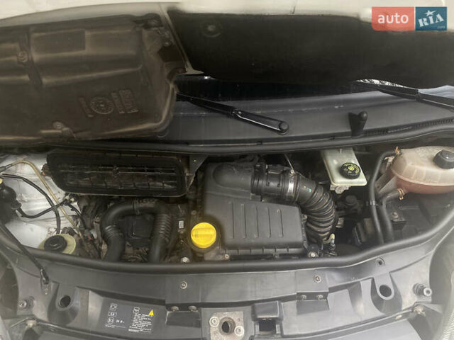 Белый Опель Виваро, объемом двигателя 2 л и пробегом 260 тыс. км за 7500 $, фото 13 на Automoto.ua