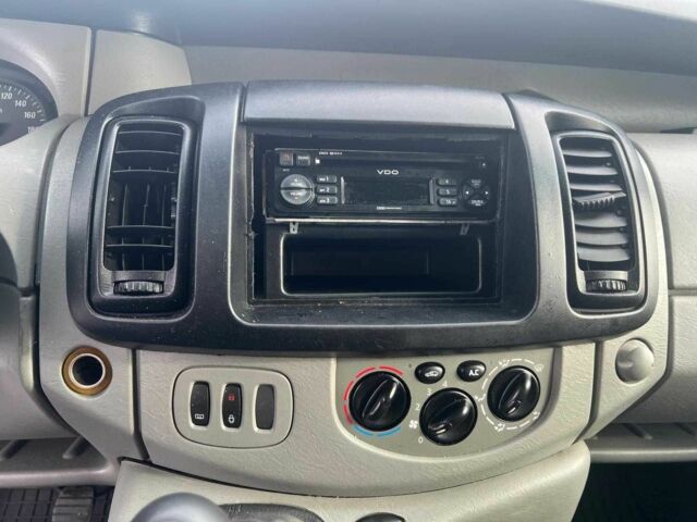 Белый Опель Виваро, объемом двигателя 2 л и пробегом 312 тыс. км за 6990 $, фото 19 на Automoto.ua