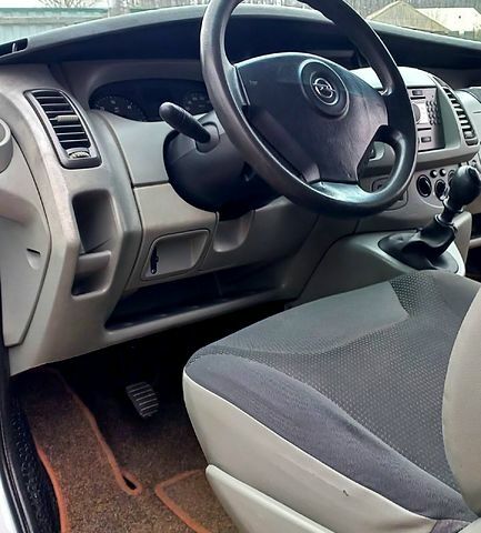 Белый Опель Виваро, объемом двигателя 2 л и пробегом 245 тыс. км за 8300 $, фото 9 на Automoto.ua