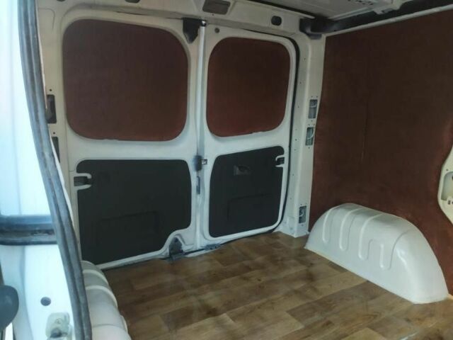 Белый Опель Виваро, объемом двигателя 2 л и пробегом 250 тыс. км за 6800 $, фото 5 на Automoto.ua