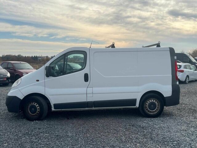 Белый Опель Виваро, объемом двигателя 2 л и пробегом 312 тыс. км за 6990 $, фото 3 на Automoto.ua