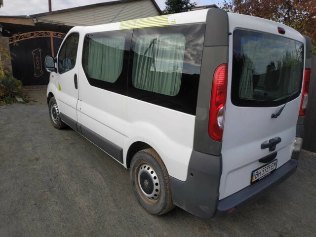 Белый Опель Виваро, объемом двигателя 2.5 л и пробегом 147 тыс. км за 8700 $, фото 3 на Automoto.ua