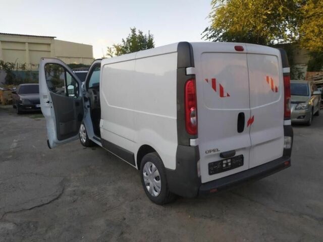 Белый Опель Виваро, объемом двигателя 2 л и пробегом 250 тыс. км за 6800 $, фото 2 на Automoto.ua