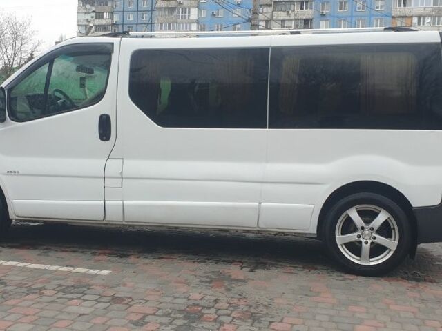 Белый Опель Виваро, объемом двигателя 2 л и пробегом 300 тыс. км за 7900 $, фото 4 на Automoto.ua