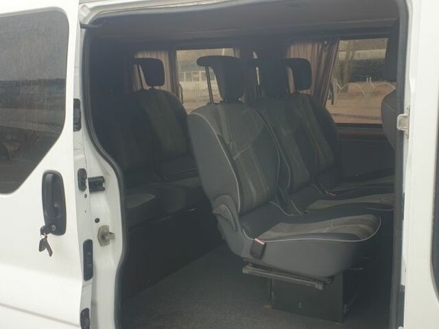 Белый Опель Виваро, объемом двигателя 2 л и пробегом 300 тыс. км за 7900 $, фото 9 на Automoto.ua