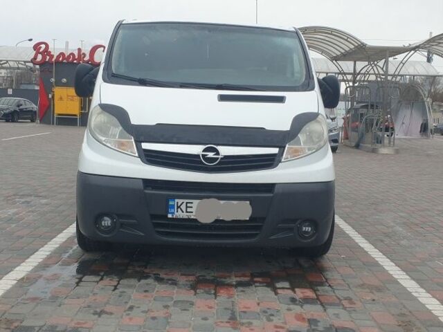 Белый Опель Виваро, объемом двигателя 2 л и пробегом 300 тыс. км за 7900 $, фото 3 на Automoto.ua