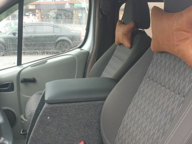 Белый Опель Виваро, объемом двигателя 2 л и пробегом 300 тыс. км за 7900 $, фото 6 на Automoto.ua