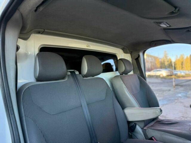 Белый Опель Виваро, объемом двигателя 2 л и пробегом 426 тыс. км за 5800 $, фото 20 на Automoto.ua