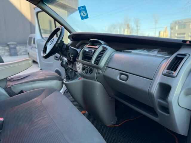 Белый Опель Виваро, объемом двигателя 2 л и пробегом 426 тыс. км за 5800 $, фото 21 на Automoto.ua