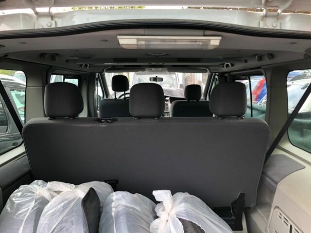 Белый Опель Виваро, объемом двигателя 2 л и пробегом 172 тыс. км за 3300 $, фото 12 на Automoto.ua