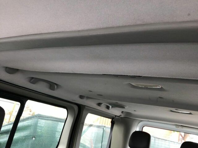 Белый Опель Виваро, объемом двигателя 2 л и пробегом 172 тыс. км за 3300 $, фото 10 на Automoto.ua