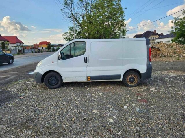 Белый Опель Виваро, объемом двигателя 2.5 л и пробегом 2 тыс. км за 5000 $, фото 2 на Automoto.ua