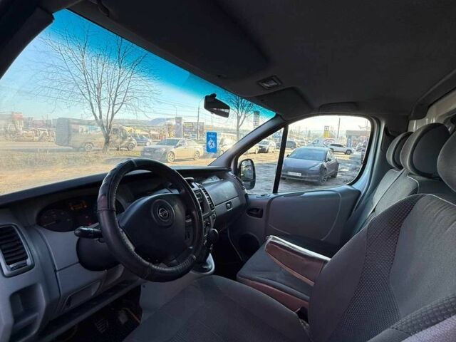 Белый Опель Виваро, объемом двигателя 2 л и пробегом 426 тыс. км за 5800 $, фото 18 на Automoto.ua