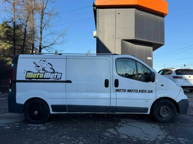 Белый Опель Виваро, объемом двигателя 2 л и пробегом 426 тыс. км за 5800 $, фото 5 на Automoto.ua