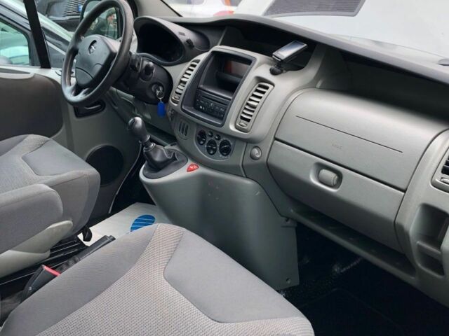 Белый Опель Виваро, объемом двигателя 2 л и пробегом 172 тыс. км за 3300 $, фото 18 на Automoto.ua