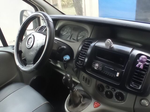 Белый Опель Виваро, объемом двигателя 2 л и пробегом 292 тыс. км за 8499 $, фото 5 на Automoto.ua