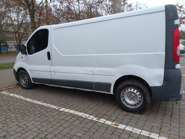 Белый Опель Виваро, объемом двигателя 2 л и пробегом 308 тыс. км за 8484 $, фото 1 на Automoto.ua