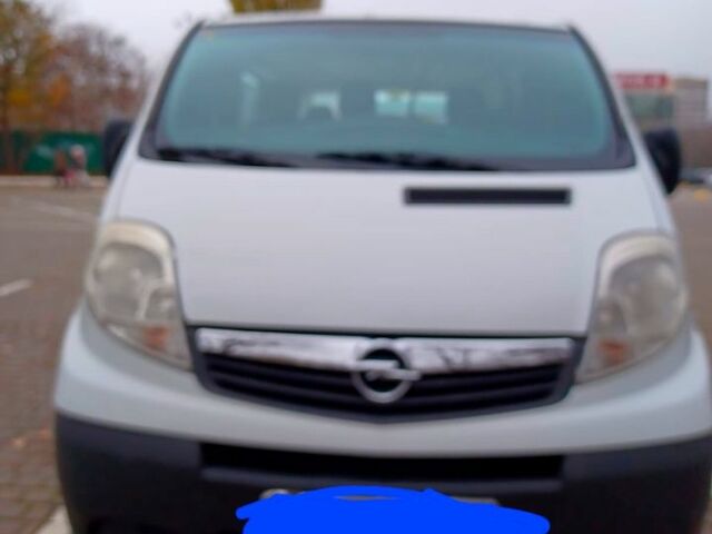 Белый Опель Виваро, объемом двигателя 2 л и пробегом 308 тыс. км за 8500 $, фото 2 на Automoto.ua