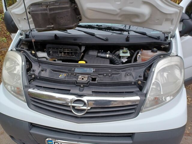 Белый Опель Виваро, объемом двигателя 2 л и пробегом 308 тыс. км за 8484 $, фото 7 на Automoto.ua