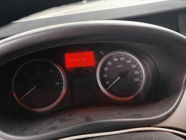 Белый Опель Виваро, объемом двигателя 0 л и пробегом 155 тыс. км за 11000 $, фото 6 на Automoto.ua