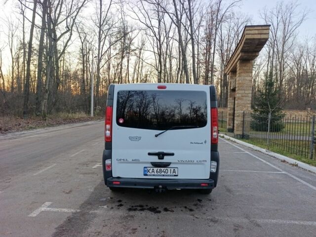 Білий Опель Віваро, об'ємом двигуна 2 л та пробігом 355 тис. км за 10000 $, фото 5 на Automoto.ua
