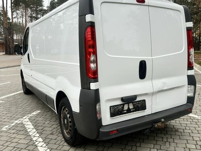 Белый Опель Виваро, объемом двигателя 2 л и пробегом 245 тыс. км за 4900 $, фото 12 на Automoto.ua