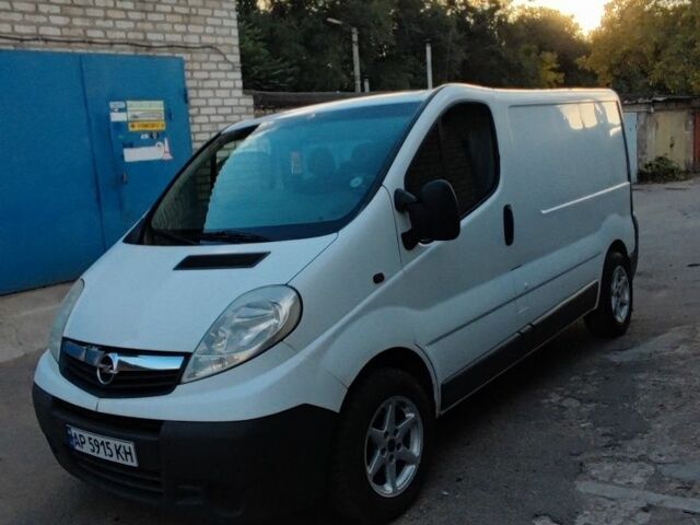 Білий Опель Віваро, об'ємом двигуна 2 л та пробігом 230 тис. км за 7300 $, фото 5 на Automoto.ua