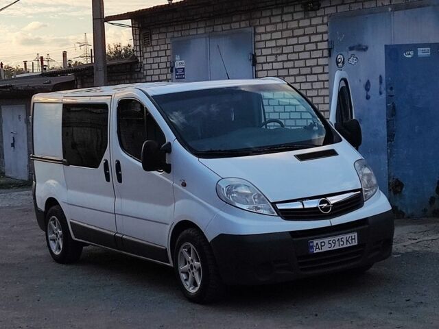 Білий Опель Віваро, об'ємом двигуна 2 л та пробігом 230 тис. км за 7300 $, фото 1 на Automoto.ua