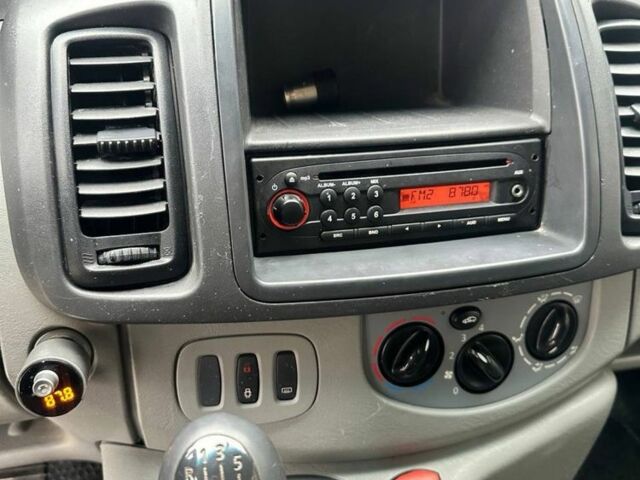 Белый Опель Виваро, объемом двигателя 0 л и пробегом 346 тыс. км за 5219 $, фото 7 на Automoto.ua