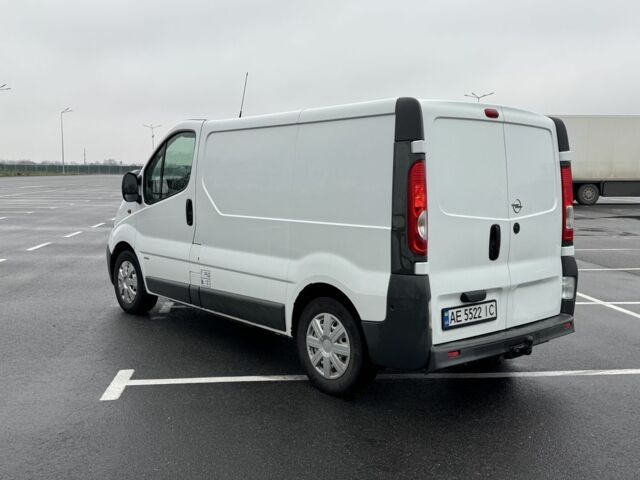 Белый Опель Виваро, объемом двигателя 2 л и пробегом 270 тыс. км за 8500 $, фото 5 на Automoto.ua