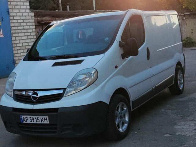 Білий Опель Віваро, об'ємом двигуна 2 л та пробігом 230 тис. км за 7300 $, фото 4 на Automoto.ua