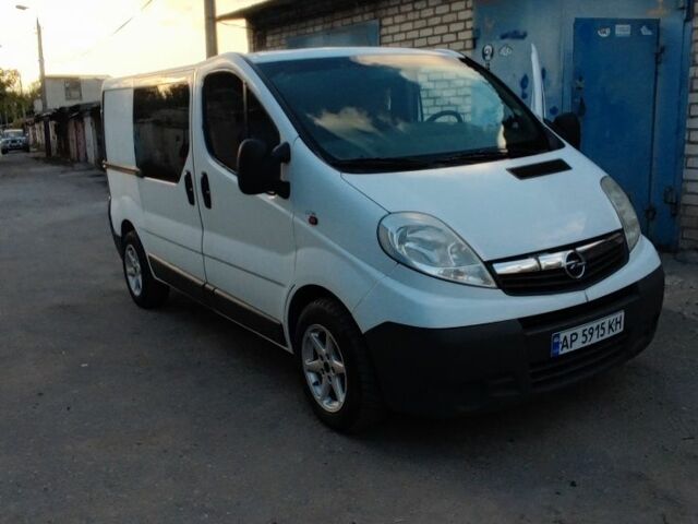 Білий Опель Віваро, об'ємом двигуна 2 л та пробігом 230 тис. км за 7300 $, фото 3 на Automoto.ua