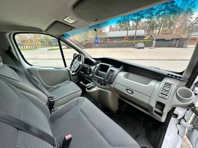 Белый Опель Виваро, объемом двигателя 0 л и пробегом 346 тыс. км за 5219 $, фото 3 на Automoto.ua