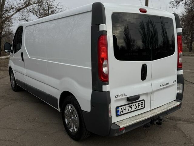 Білий Опель Віваро, об'ємом двигуна 2 л та пробігом 208 тис. км за 11000 $, фото 7 на Automoto.ua