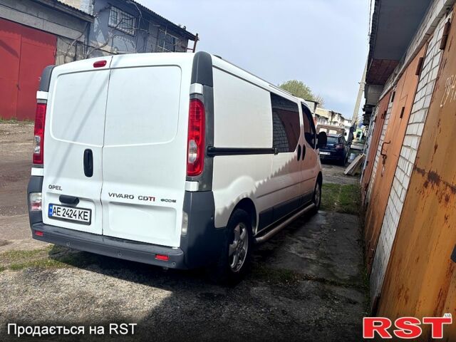 Белый Опель Виваро, объемом двигателя 2 л и пробегом 332 тыс. км за 12800 $, фото 6 на Automoto.ua