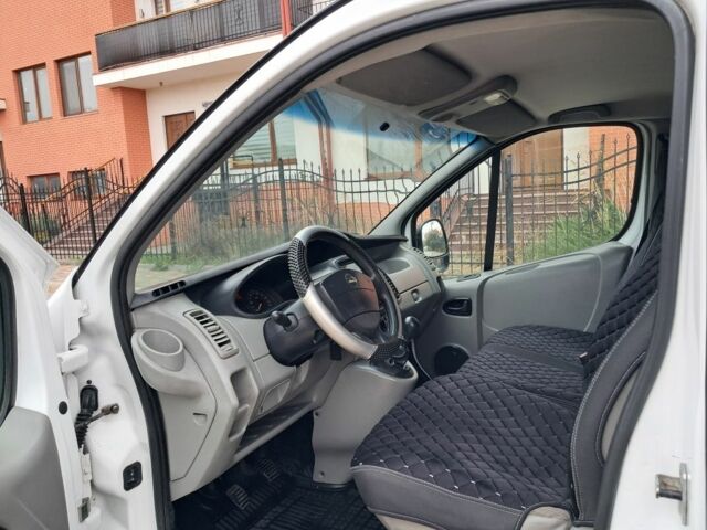 Білий Опель Віваро, об'ємом двигуна 2 л та пробігом 302 тис. км за 9399 $, фото 10 на Automoto.ua